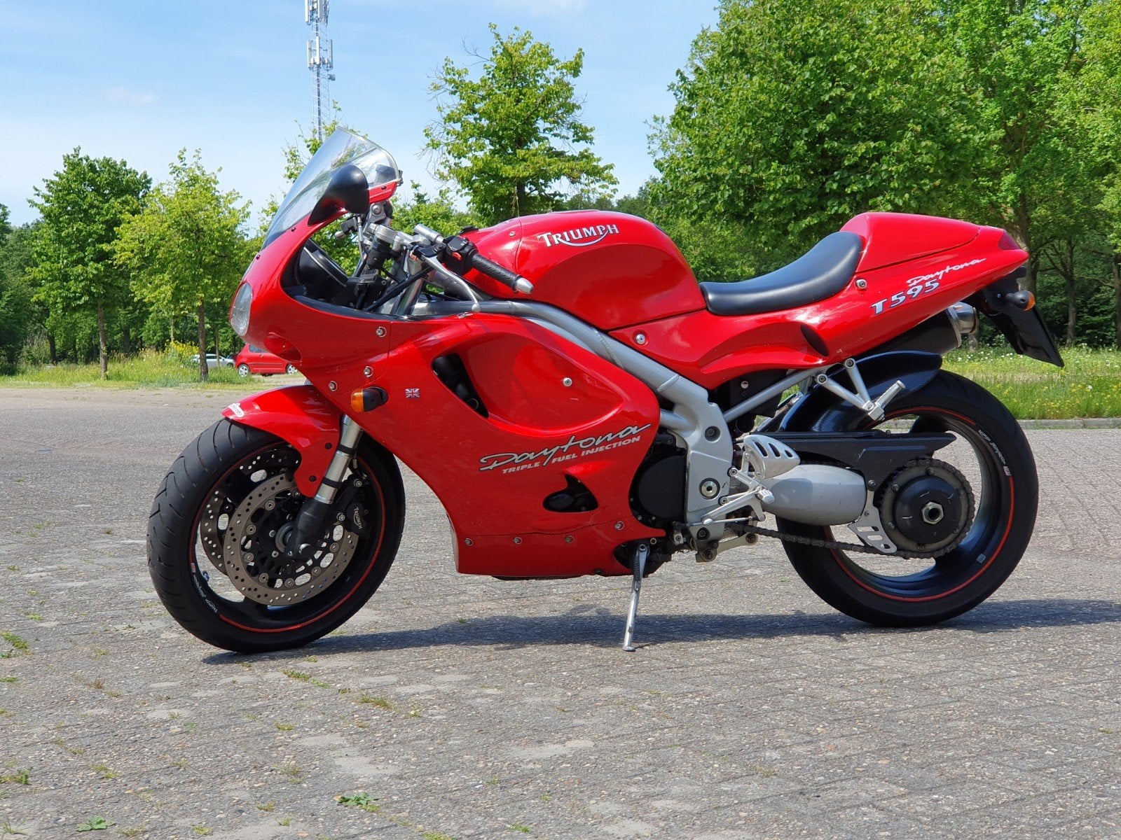 TOPSTAAT Thriumph Daytona T-595, Motoren, Sportuitlaat, Motorrijbewijs A, Gebruikt, 3 cilinders
