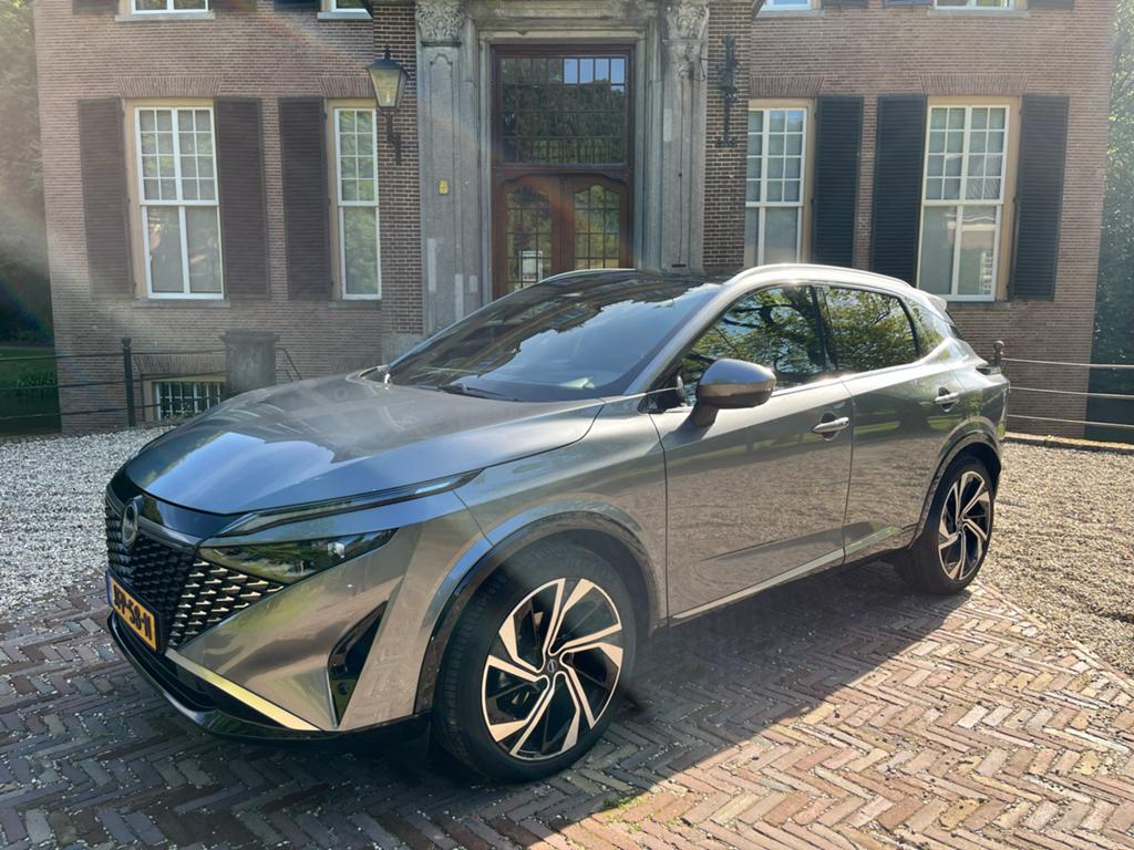 Nissan Qashqai 1.3 MHEV Tekna Plus automaat, 1800 kg, Zwart, 4 cilinders, 157 pk