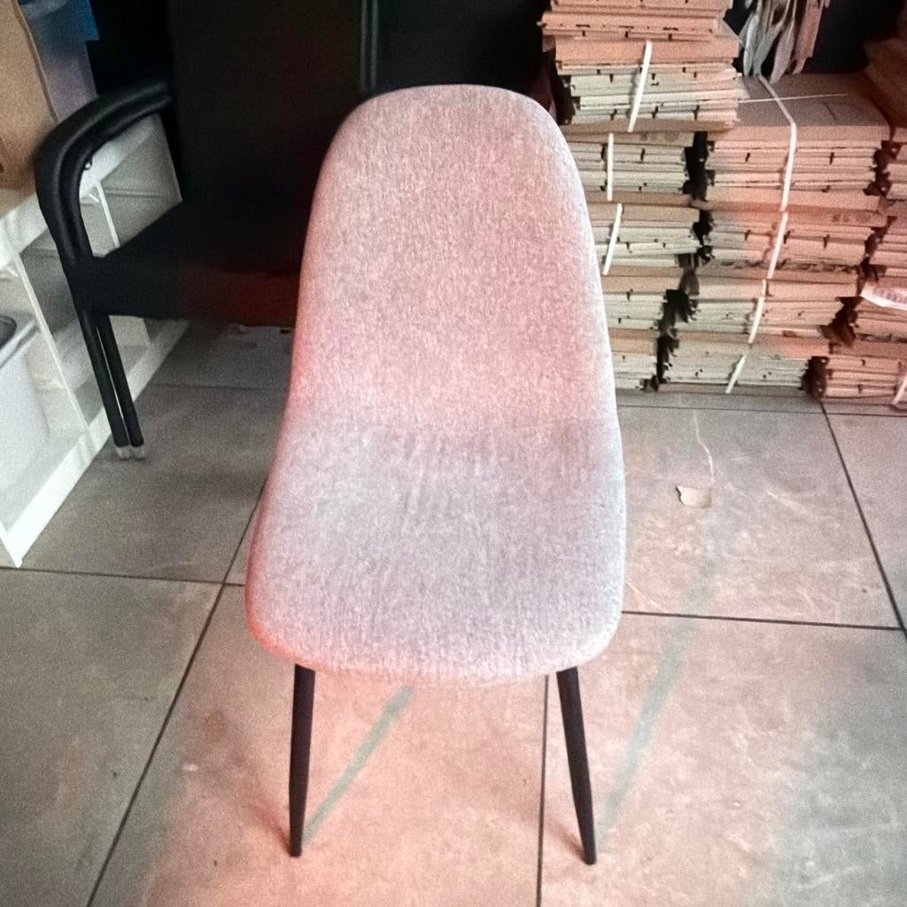 2 stuks kwantum eetkamerstoelen grijs, Ophalen, Zo goed als nieuw, Grijs