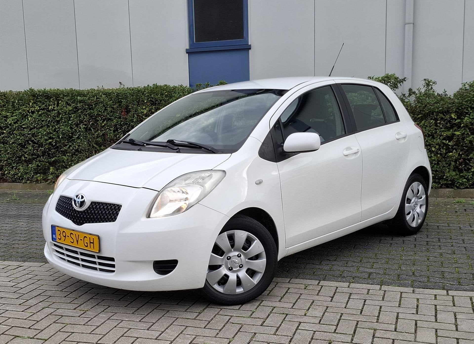 TOYOTA Yaris 1.3 16V VVT-I 5DR Automaat Sol Airco, Auto's, Automaat, Dealer onderhouden, Stof, 4 cilinders