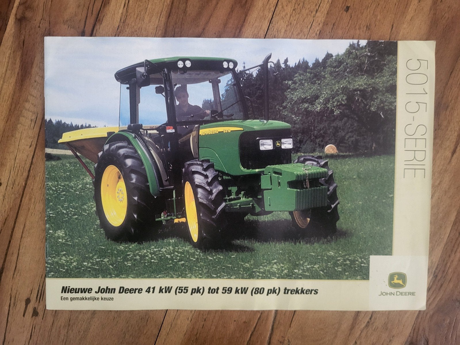 tractor folder John Deere 5015 serie, Boeken, Catalogussen en Folders, Ophalen of Verzenden, Zo goed als nieuw