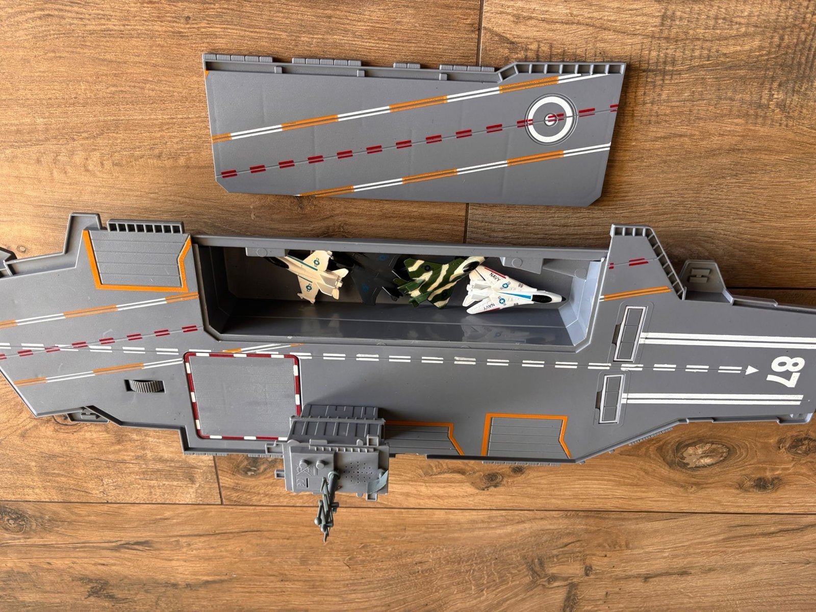 Groot Vliegdekschip Speelgoed met Vliegtuigjes, Ophalen, Gebruikt