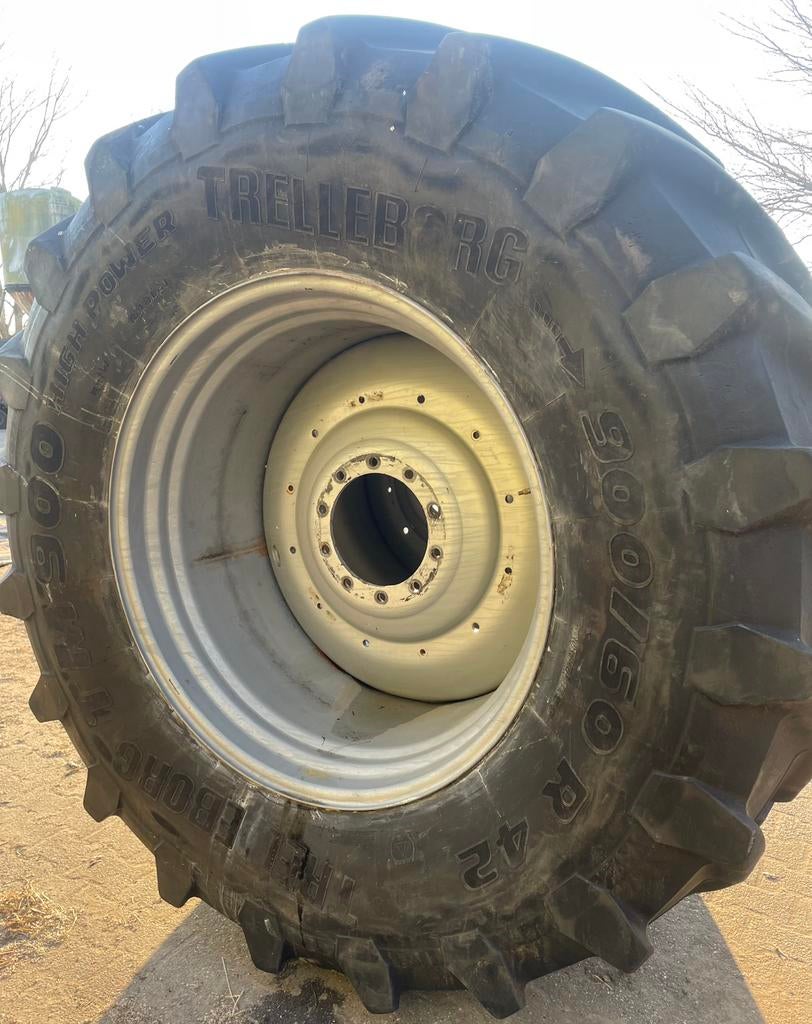 Trelleborg 900/60 R42 met velgen, Zakelijke goederen, Agrarisch | Onderdelen | Banden, Velgen en Assen, Ophalen of Verzenden