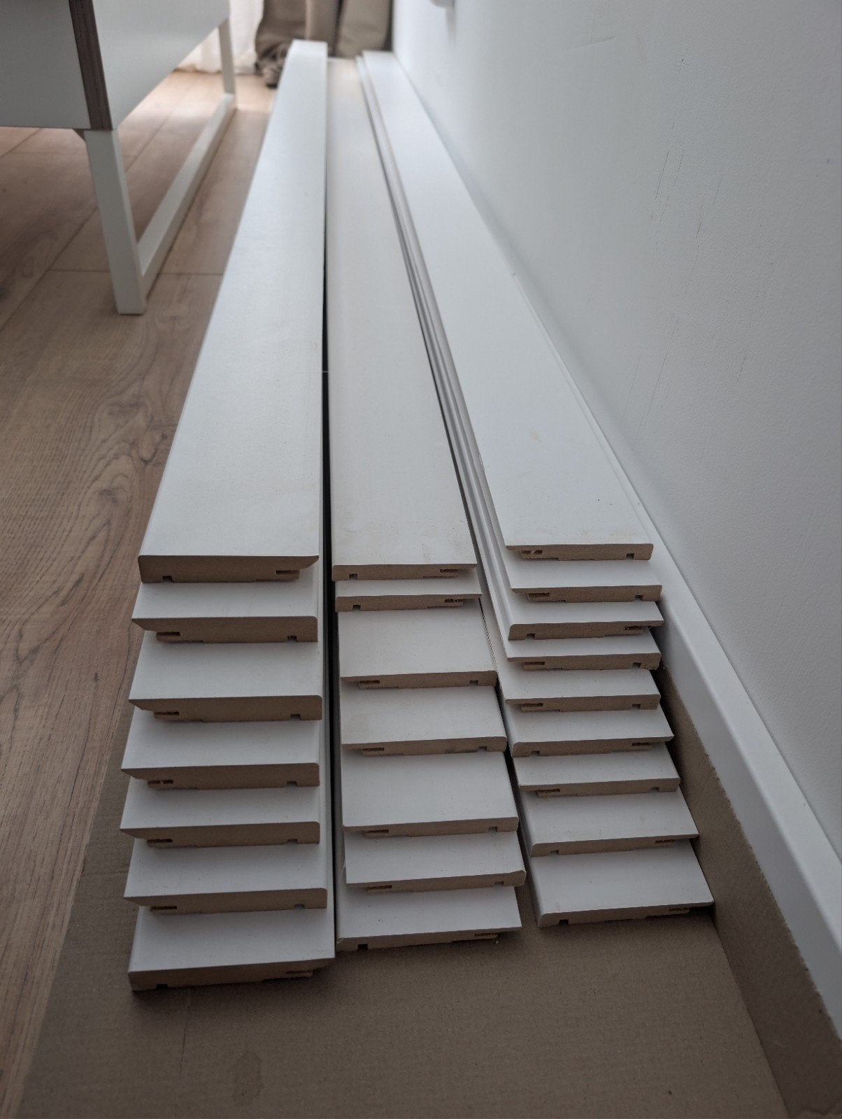 Nieuwe MDF MacLean plinten 12x90x2400mm en 18x90x2400mm, Ophalen, Nieuw, Mdf, 200 tot 250 cm