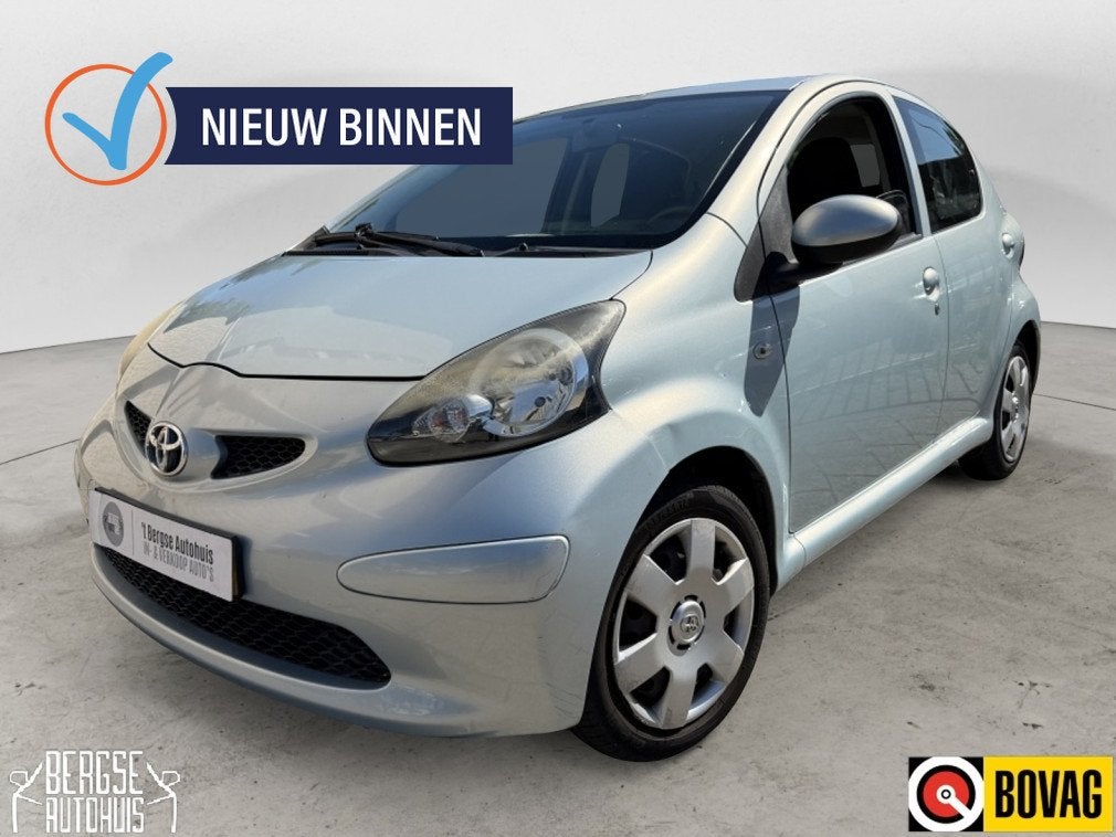 Toyota Aygo 1.0 12V + Elek. Ramen Airco Aux Nap (bj 2007), Auto's, Stof, Gebruikt, Zwart, Metallic lak