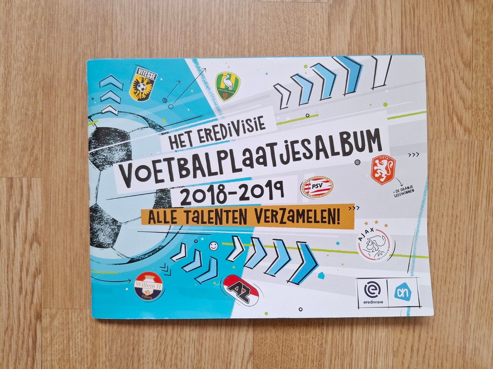 Het Eredivisie Voetbalplaatjesalbum 2018-2019, Ophalen of Verzenden, Boek of Tijdschrift