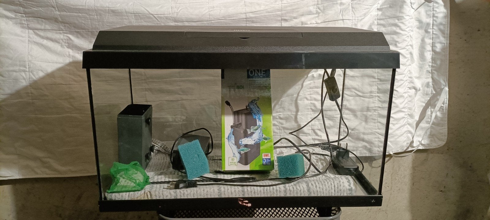 Aquarium met filter en vang netjes, Ophalen of Verzenden, Zo goed als nieuw, Juwel