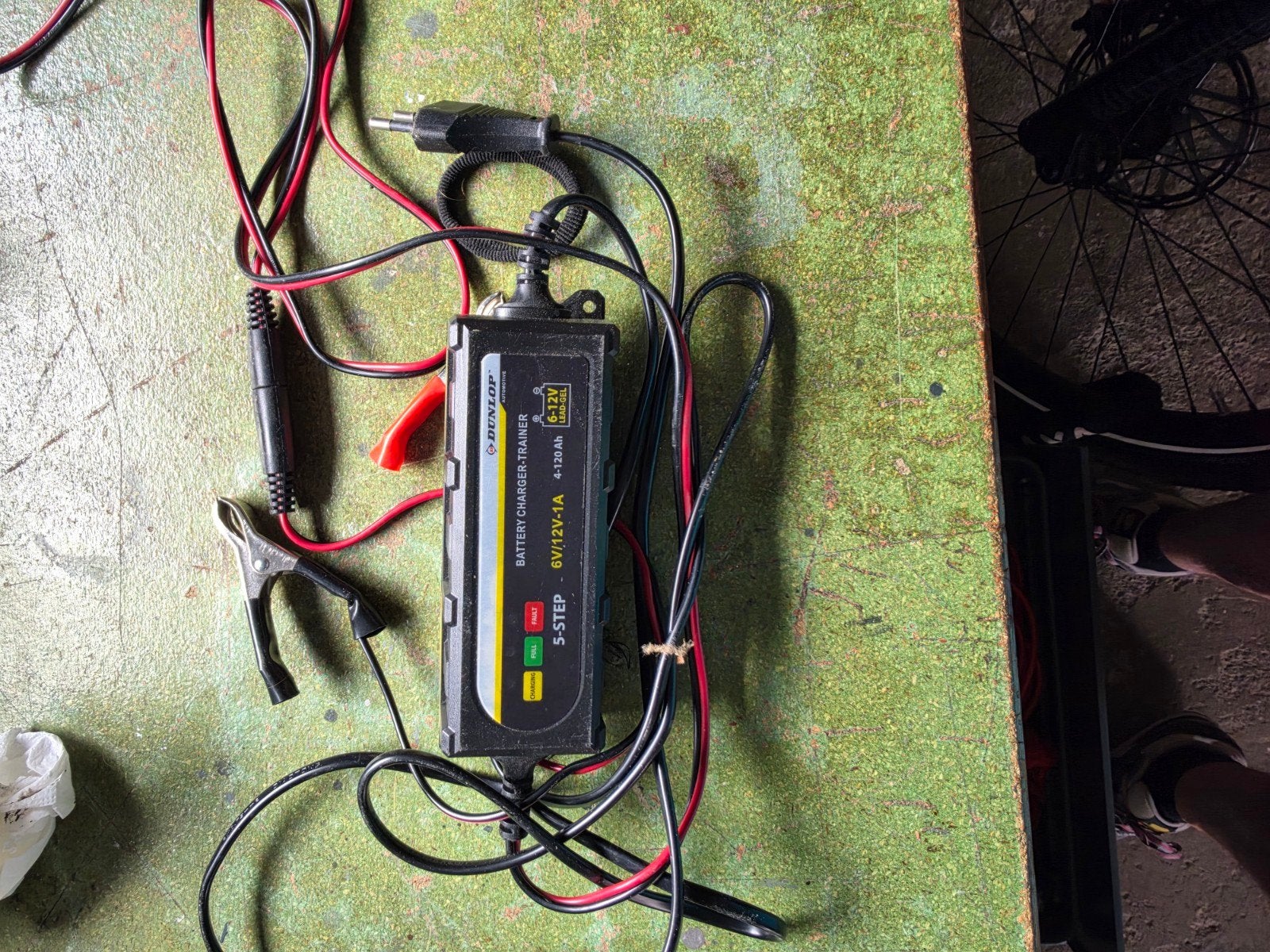 Dunlop Acculader-Trainer 6V/12V-1A, Ophalen of Verzenden, Zo goed als nieuw