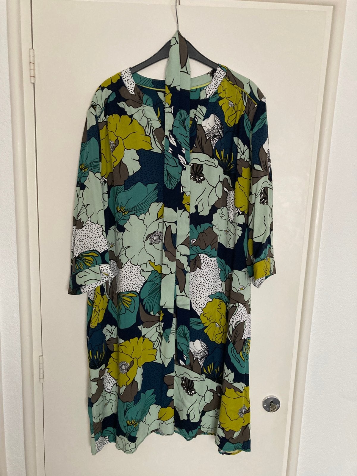 Canda Premium Bloemenjurk - Maat 50, Kleding | Dames, Ophalen of Verzenden, Zo goed als nieuw, Zwart, Jurk