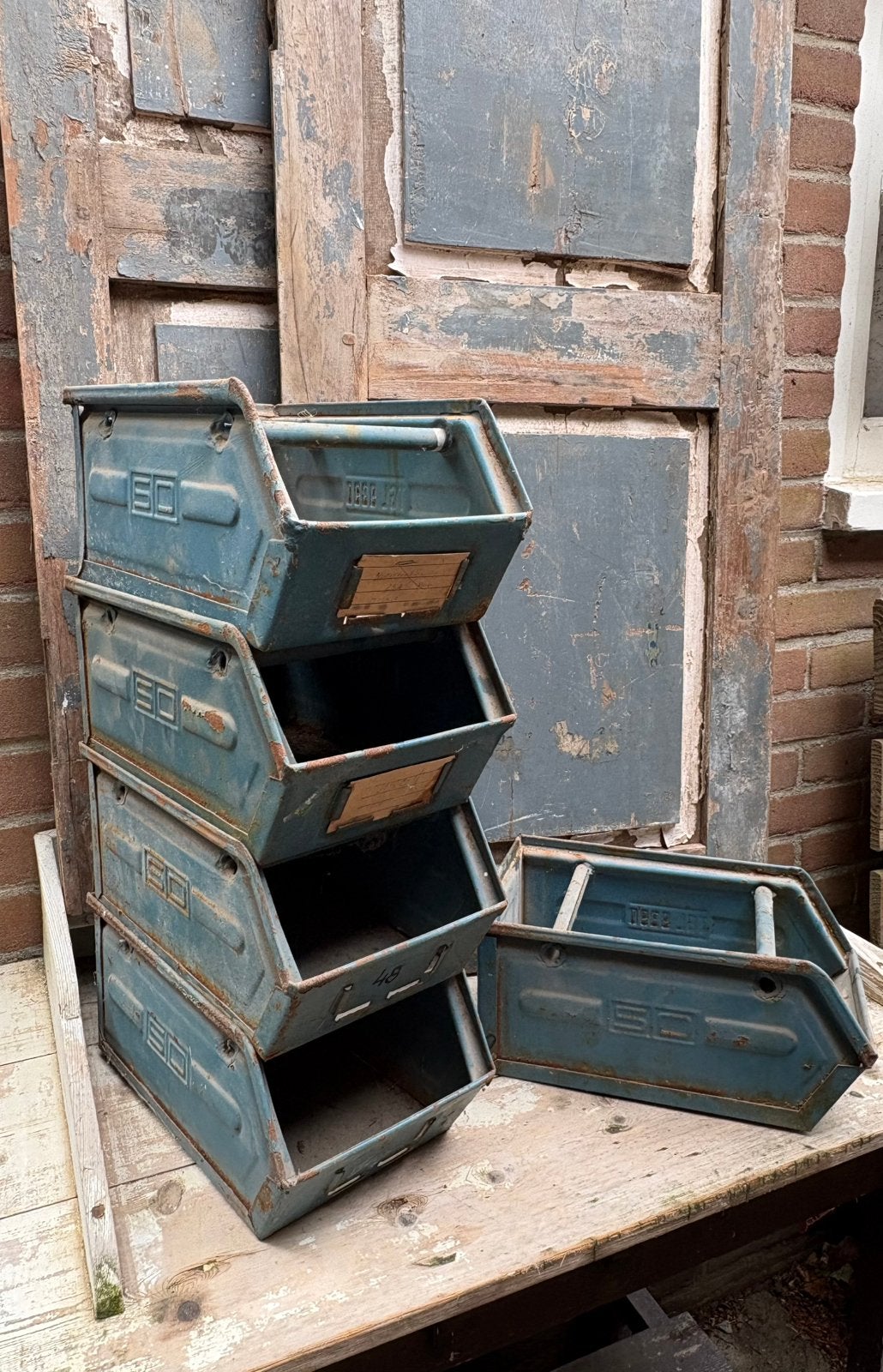 Oude Vintage industriële stalen stapelbare opbergbakken, Ophalen of Verzenden