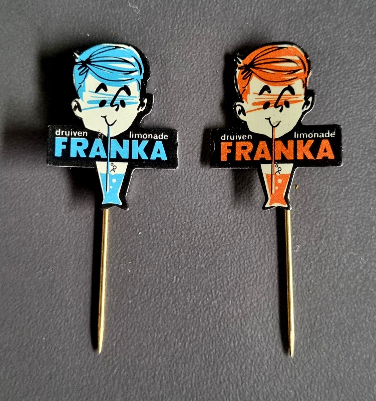 Vintage Franka limonade speldjes - druiven & limonade, Ophalen of Verzenden, Gebruikt, Merk, Speldje of Pin