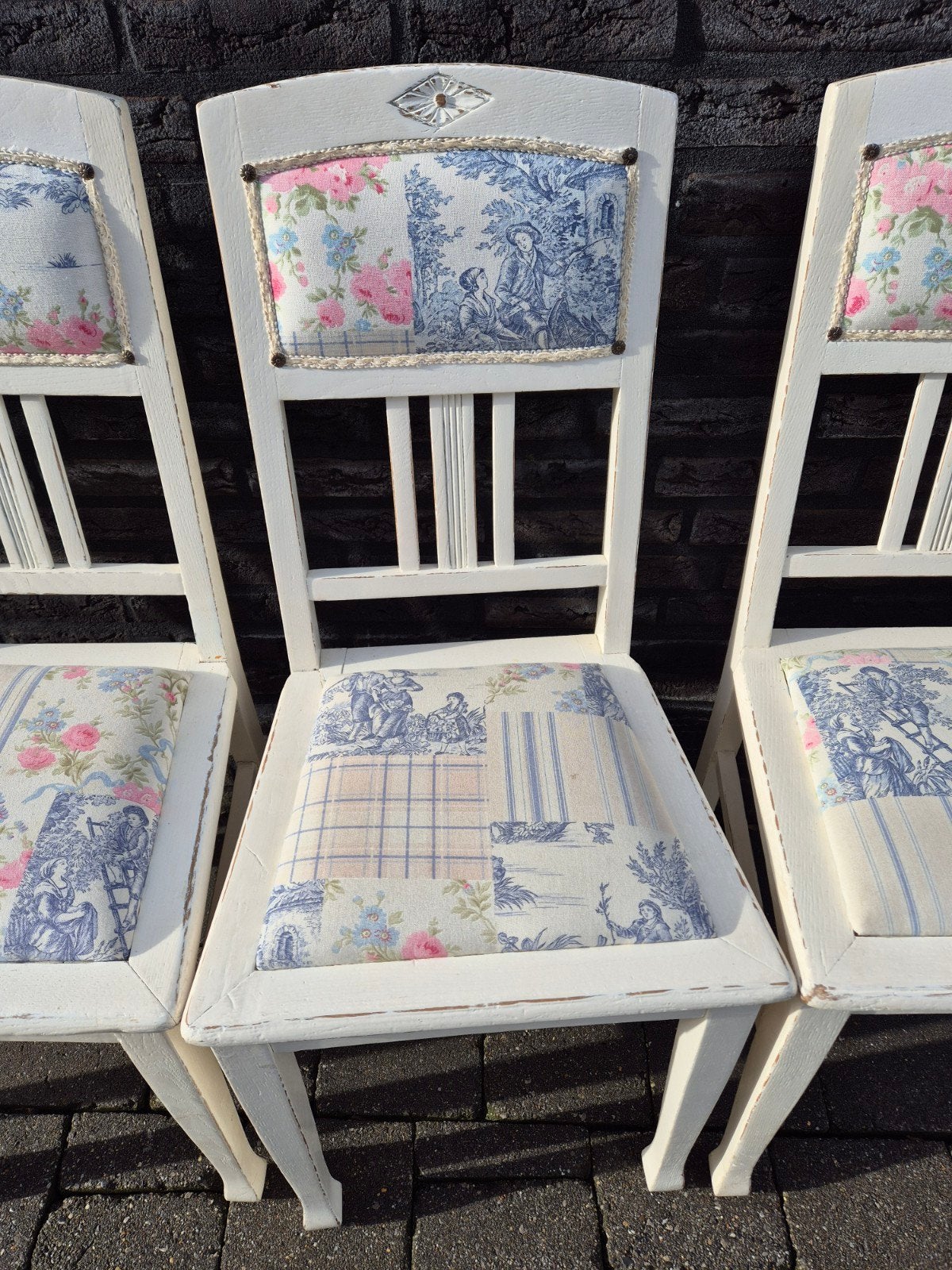 4 leuke stoelen te koop - gebruikt maar kunnen nog mee!, Huis en Inrichting, Stoelen, Ophalen, Gebruikt, Wit, Stof