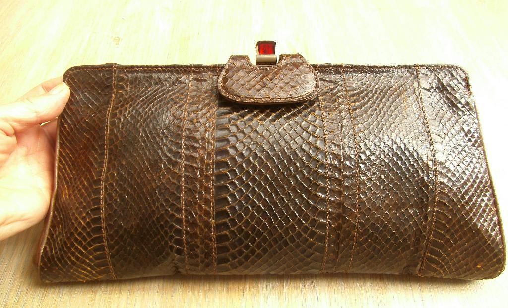 Bruin slangenlederen clutch handtas jaren '50-'60, Sieraden, Tassen en Uiterlijk, Tassen | Damestassen, Ophalen, Zo goed als nieuw