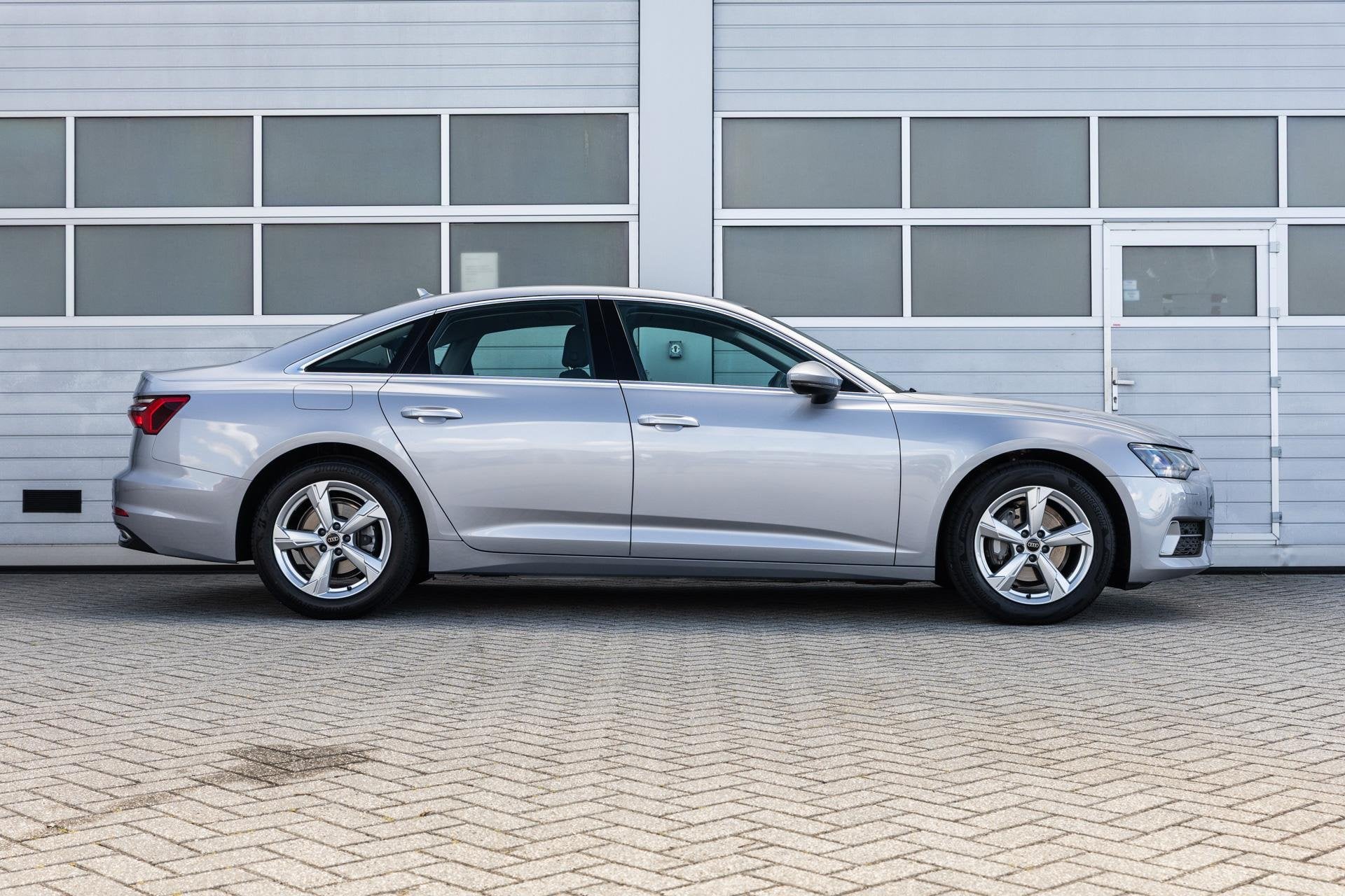 Audi A6 Limousine 40 TFSI 204pk Advanced edition | Stoelverw, Auto's, Audi, Stof, 4 cilinders, Bedrijf, 204 pk