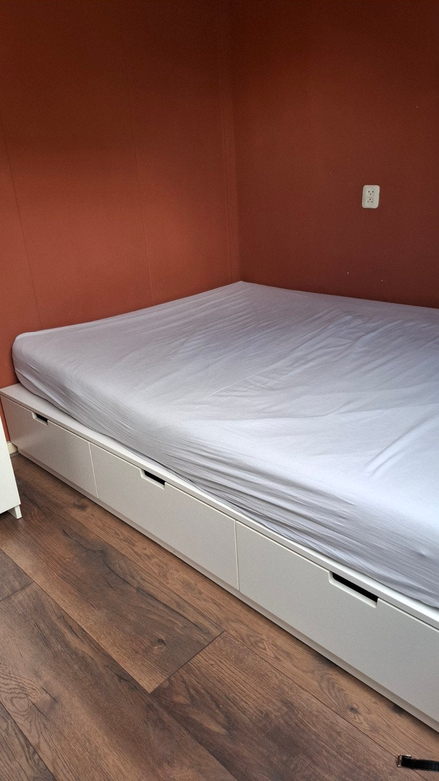 IKEA NORDLI Bed met opberglades - Wit, Huis en Inrichting, Slaapkamer | Bedden, Ophalen, Gebruikt, Modern, functioneel, Wit