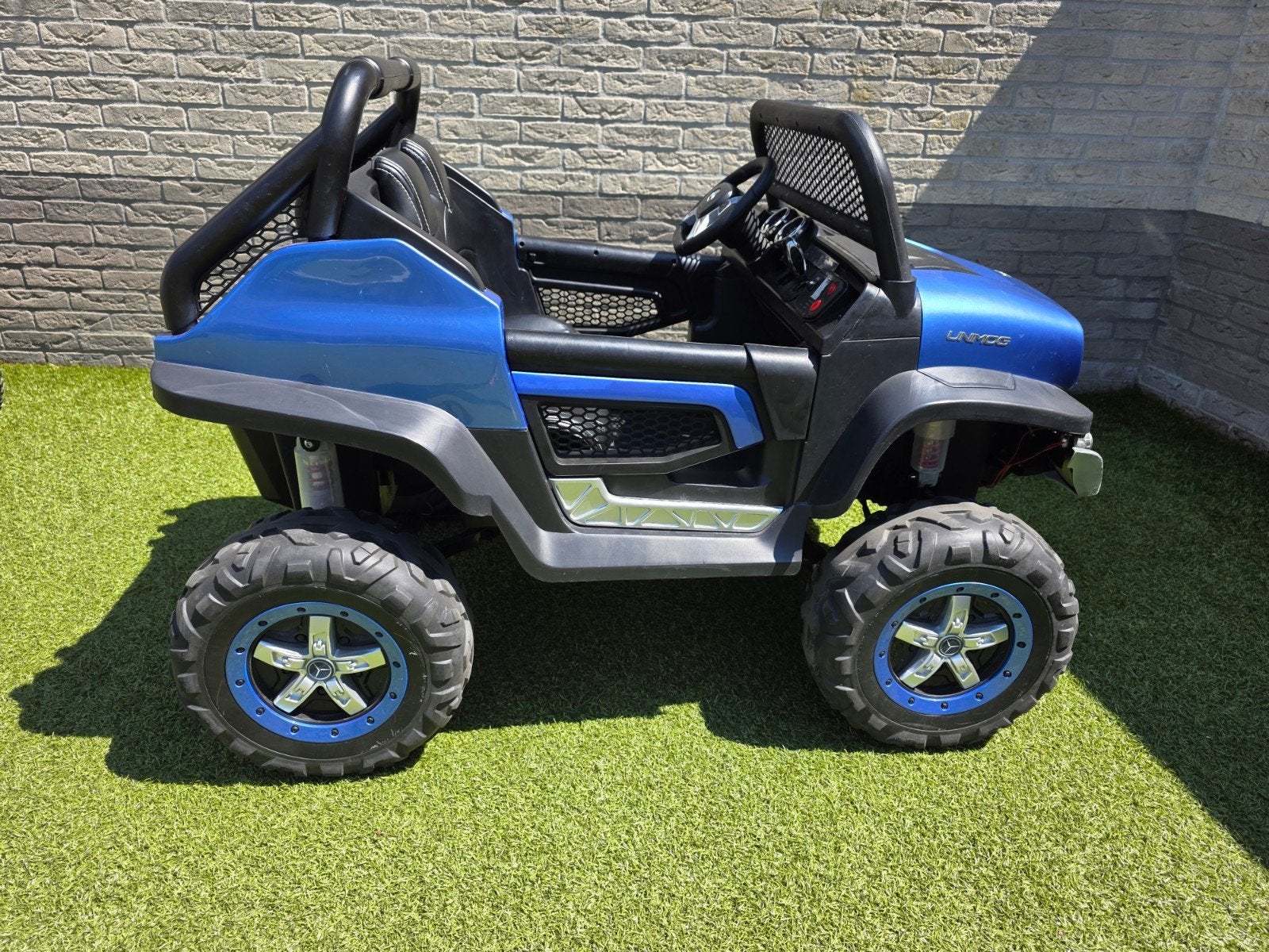 Elektrische kinderauto SUV blauw 2 persoons, Kinderen en Baby's, Ophalen, Gebruikt