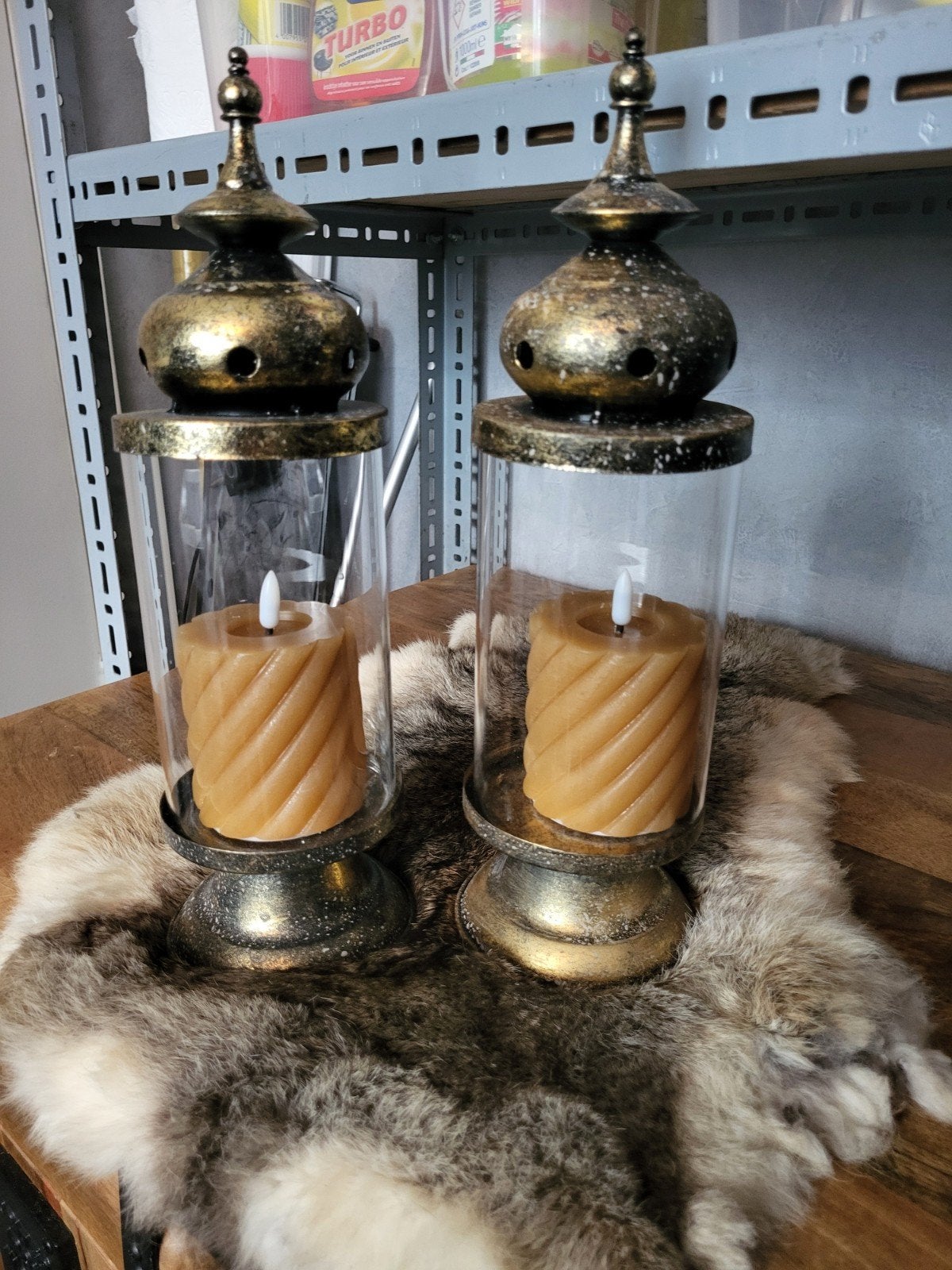 Set van 2 gouden lantaarns met LED kaarsen, Huis en Inrichting, Ophalen, Lantaarn, Zo goed als nieuw, Metaal
