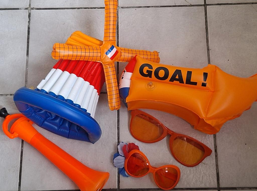 Diverse oranje assortiment, Verzamelen, Ophalen of Verzenden, Zo goed als nieuw, Overige binnenlandse clubs, Pet of Muts