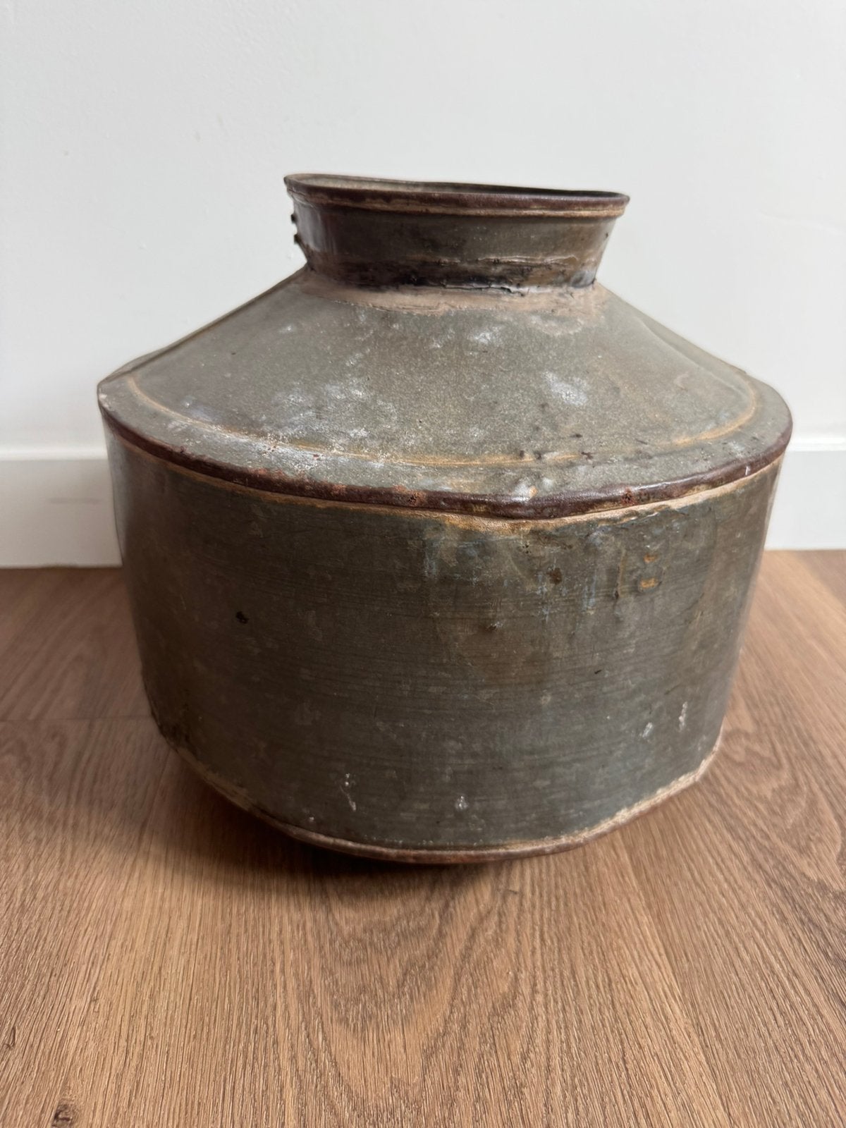Prachtige Oude IJzeren Waterpot / Kruikvaas, Ophalen of Verzenden