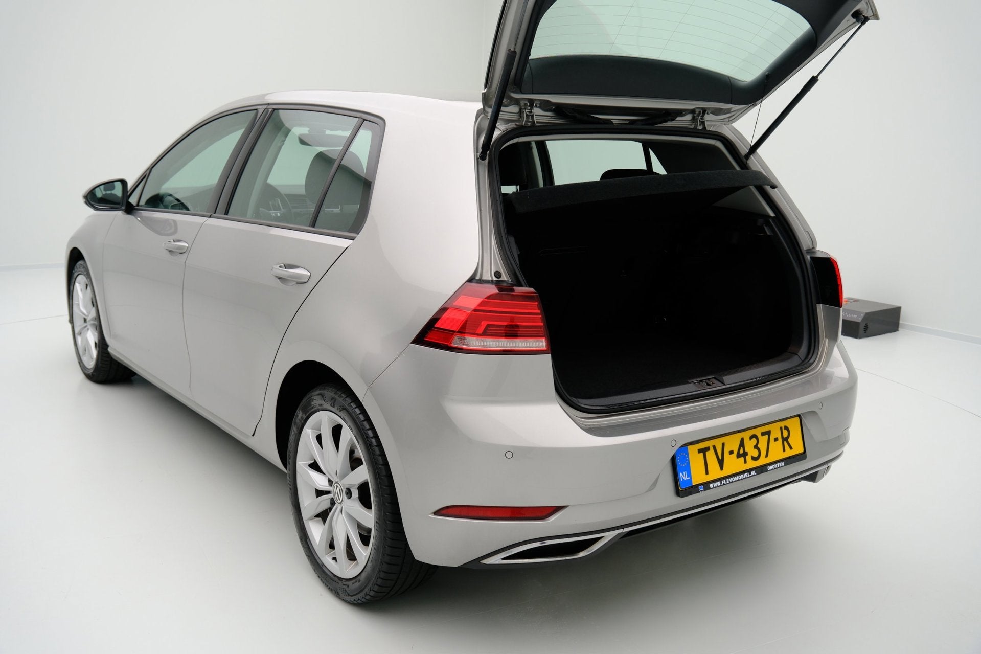 Foto 8 van Volkswagen Golf 1.5 TSI Highline Virtual Displ|CarPlay|LMV|A