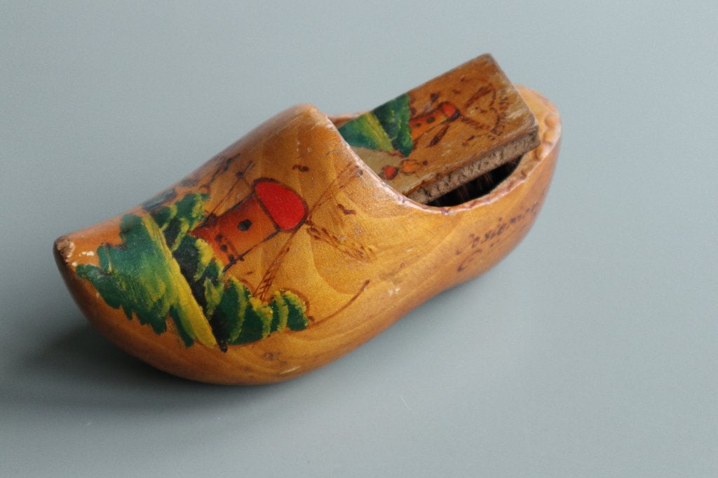 Houten klompje met borsteltje molen antiek vintage ophangen, Antiek en Kunst, Ophalen of Verzenden