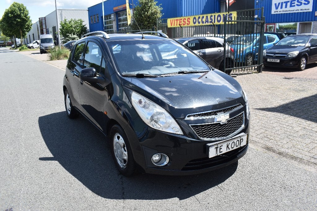 Chevrolet Spark 1.0 Bifuel 2011 Zwart  NIEUWE APK, Auto's, Chevrolet, 15 km/l, 37 €/maand, 4 cilinders, Zwart