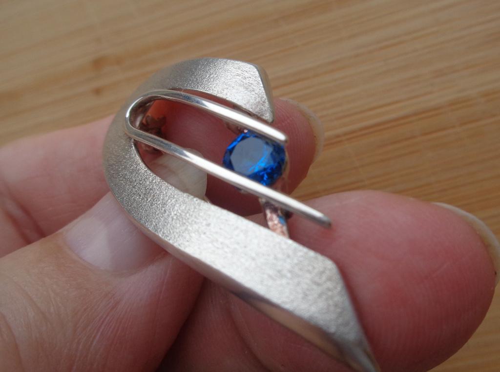 zilveren broche modernist Anderas Daub [183], Sieraden, Tassen en Uiterlijk, Verzenden, Zilver, Broche