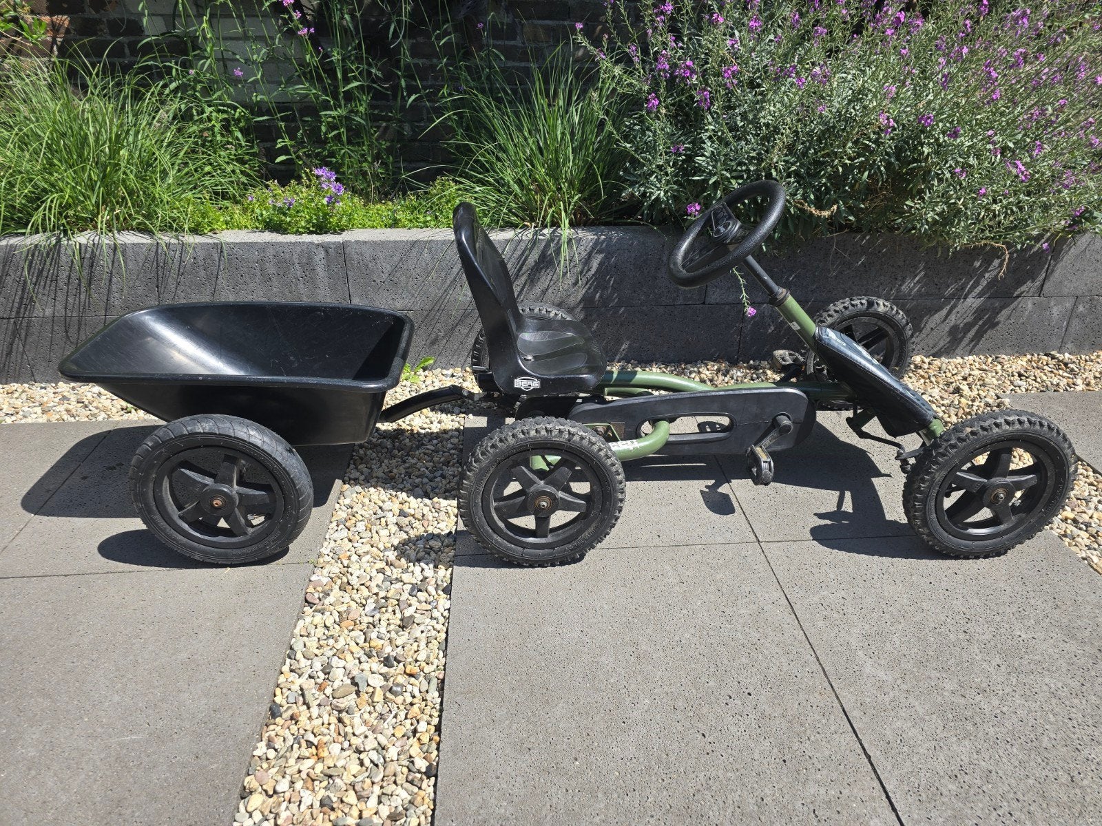 Berg Jeep skelter met aanhanger, Kinderen en Baby's, Speelgoed | Buiten | Skelters, Ophalen, Gebruikt, Berg, Met kar of aanhanger