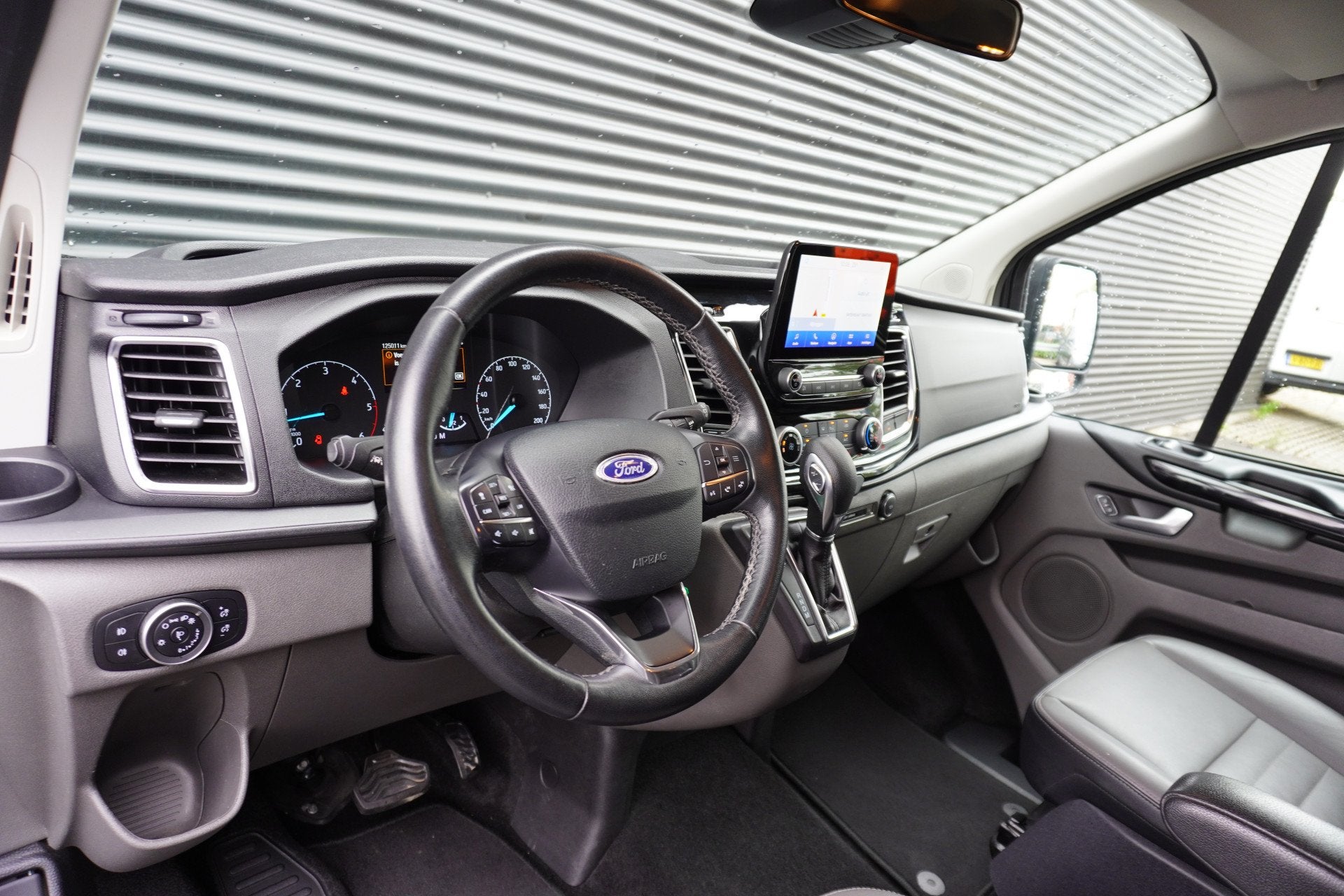 Ford Transit Custom 300 170pk Automaat L2H1 Limited Dubbele, Auto's, Bestelauto's, 15 km/l, Euro 6, 4 cilinders, Bedrijf