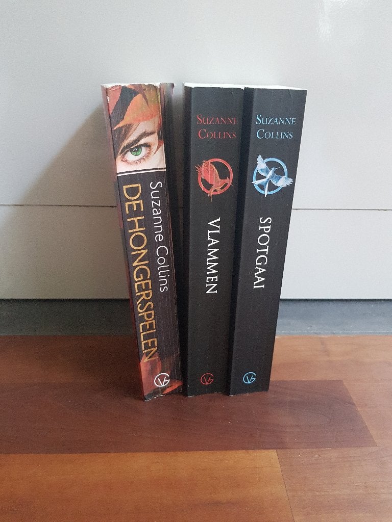 Complete serie boeken Hunger Games, Boeken, Ophalen of Verzenden, Zo goed als nieuw, Suzanne Collins
