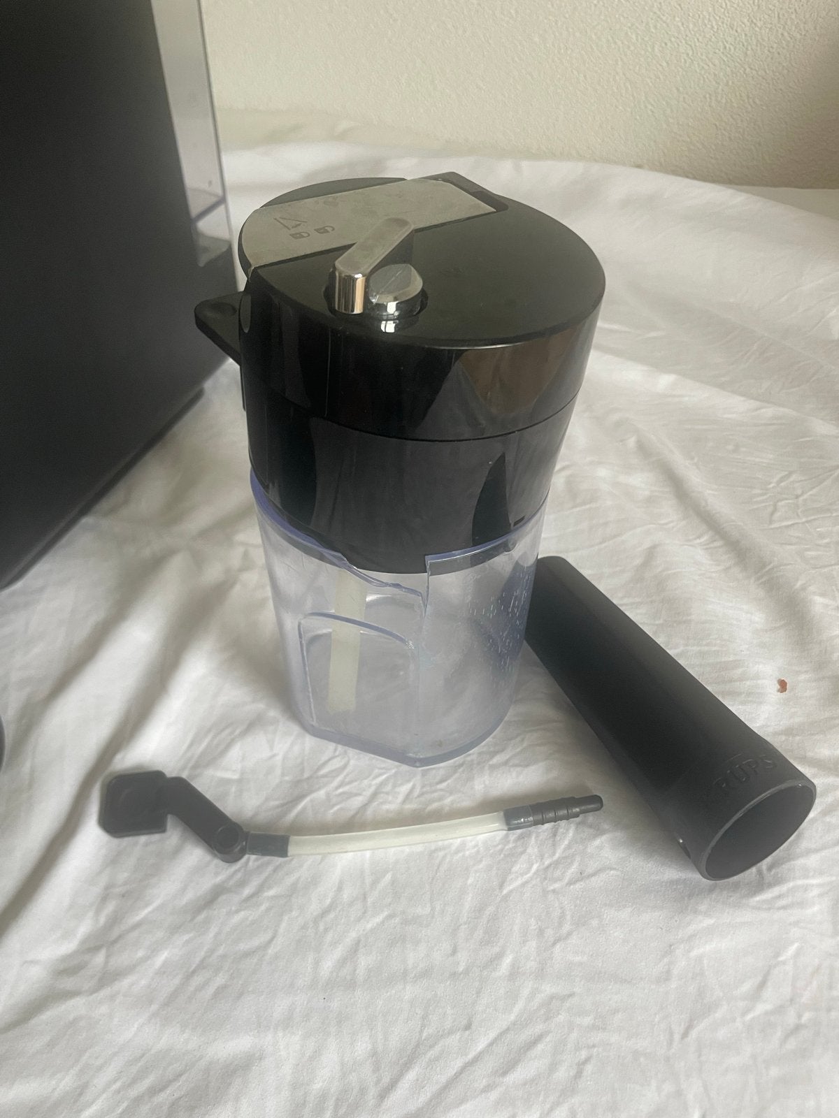 Krups Quattro Force Koffiemachine - Melkbeker beschadigd, Stoompijpje, Gebruikt, Koffiemachine, Koffiebonen