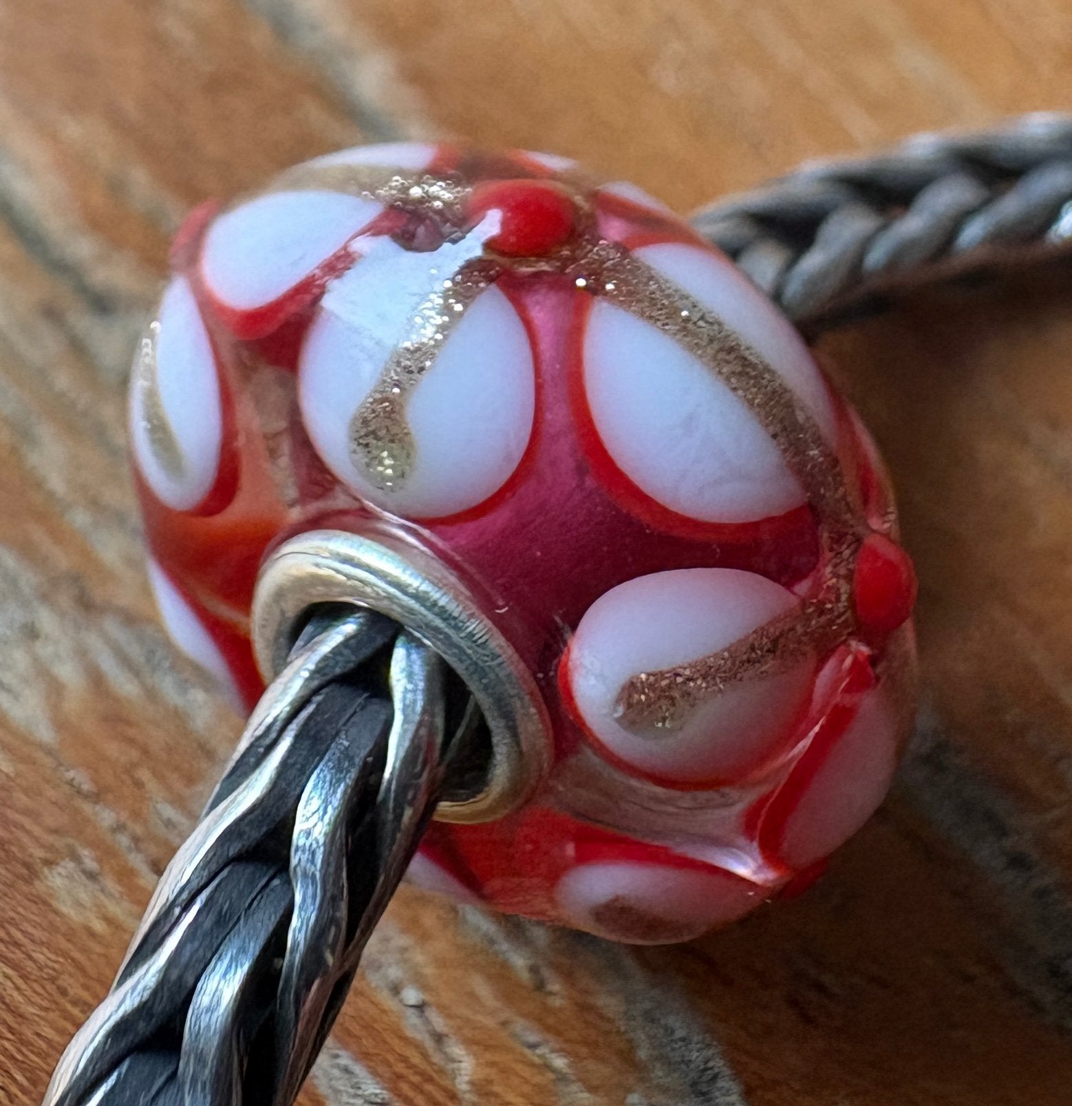 Trollbeads Kerst Uniek Rood met Glitters NIEUW, Sieraden, Tassen en Uiterlijk, Bedels, Verzenden, Nieuw, Glas of Kristal, Trollbeads