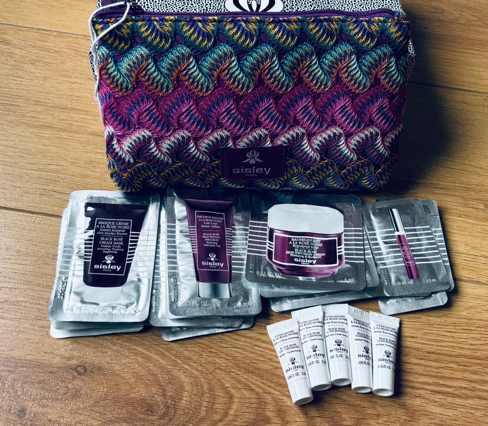 Sisley Black rose, serum, masker, cream, body in pouch Nieuw, Ophalen of Verzenden, Nieuw, Gehele gezicht