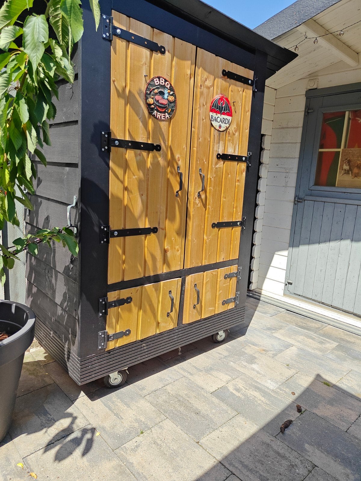 Compleet BBQ Meubel op Wielen - Zwaar en Robuust, Ophalen of Verzenden, Gebruikt, Onbekend