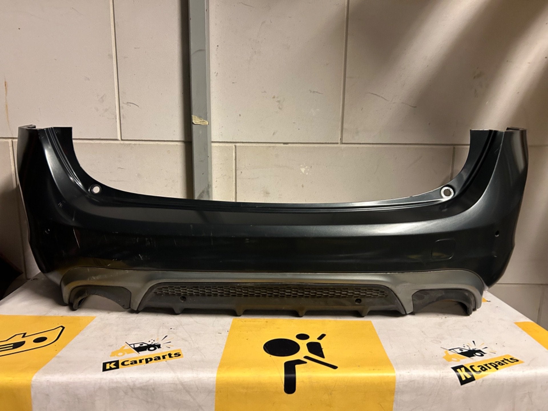 VOLVO V60 FB Achterbumper PDC R-Design 32165263 bumper, Auto-onderdelen, Carrosserie en Plaatwerk, Gebruikt, Gunnar Engellaus vag 8
405 31  Gothenburg, SE