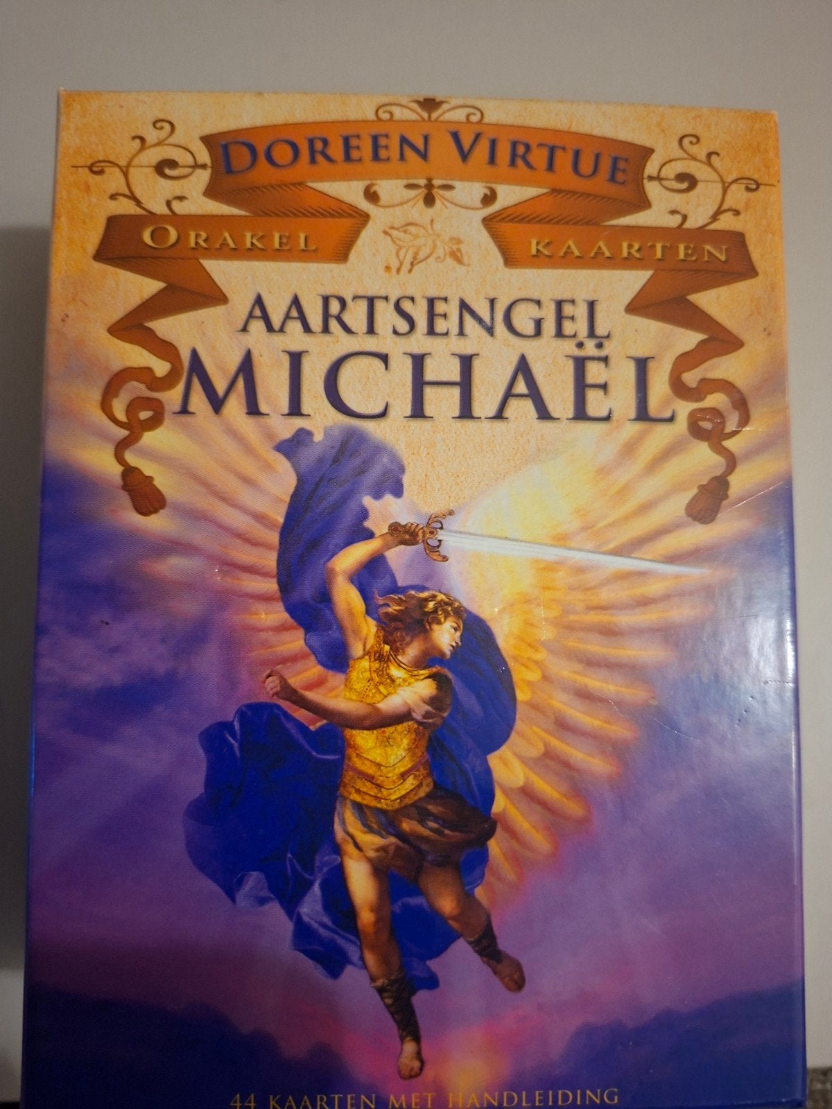 Aartsengel Michaël Orakelkaarten - Doreen Virtue, Boeken, Spiritualiteit algemeen, Overige typen, Ophalen of Verzenden, Zo goed als nieuw