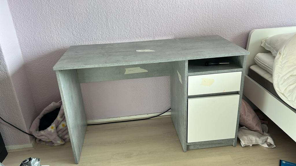 Bureau BILLUND Jysk 54x120 wit/beton, Ophalen, Gebruikt, Overige merken, Computerbureau