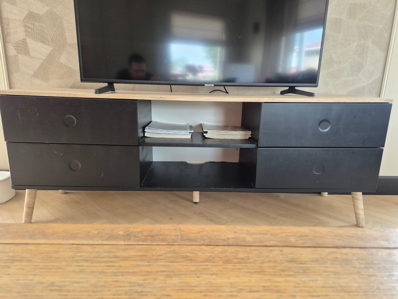 Modern TV-meubel met lades en open vakken, Huis en Inrichting, Kasten | Televisiemeubels, Ophalen, Gebruikt, Modern, Scandinavisch