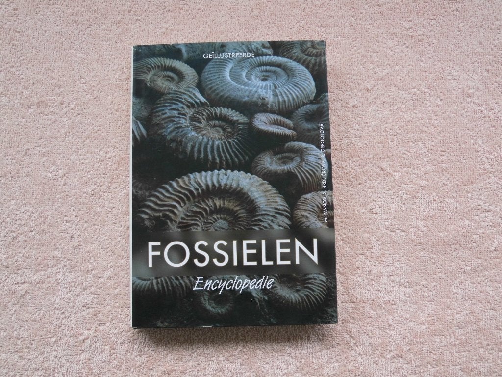 Geïllustreerde Fossielen encyclopedie, Ophalen of Verzenden, Fossiel