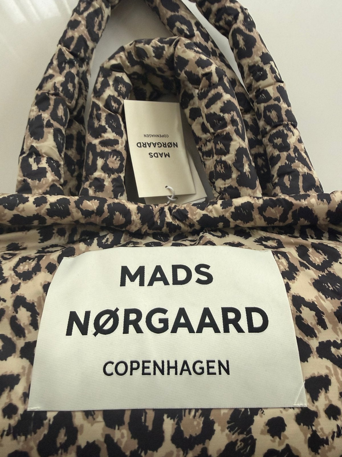 Mads Norgaard leopard print, pillow bag, totebag, NIEUW, Ophalen of Verzenden, Nieuw, Overige kleuren, Shopper