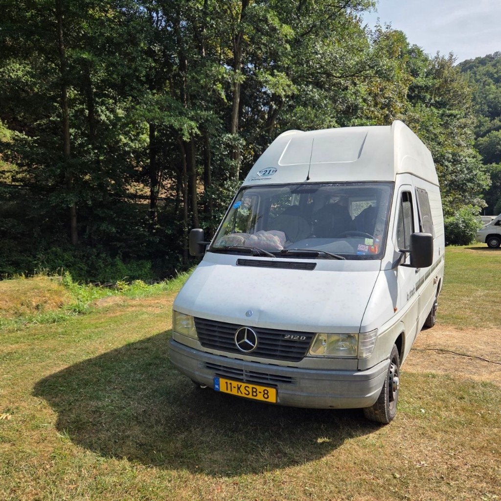 Oerdegelijke La Strada camper (Mercedes 212D) uit 1996, Reservewiel, Buscamper of Camperbus, Koelkast, Mercedes-Benz