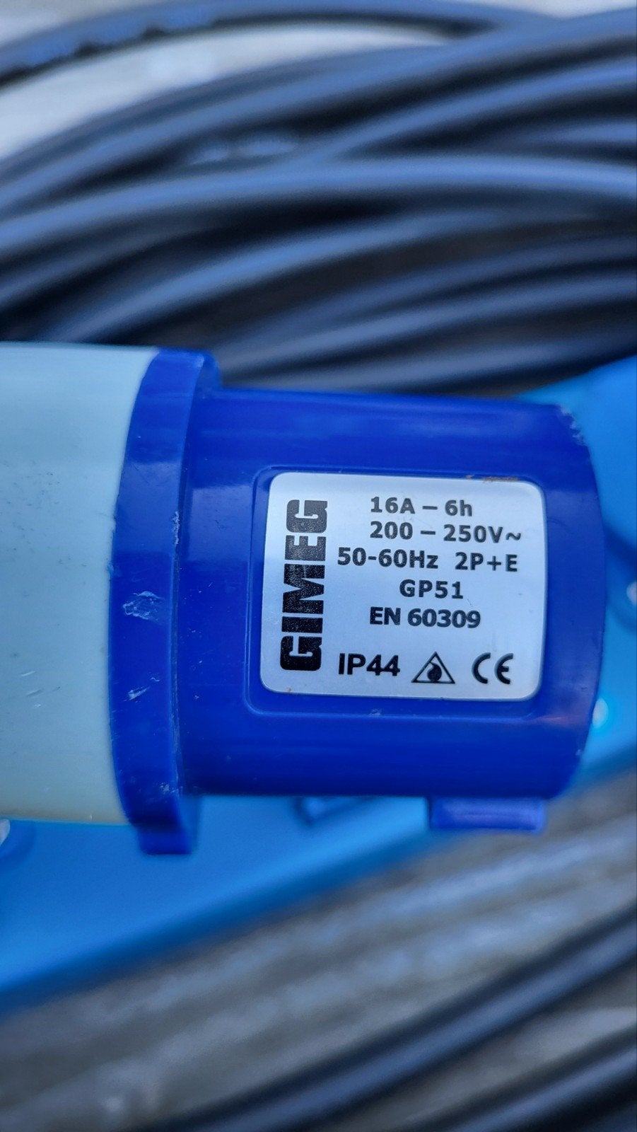 Gimeg CEE verlengkabel met 3 stopcontacten, 16A, 250V, Caravans en Kamperen, Caravan accessoires, Ophalen of Verzenden, Gebruikt