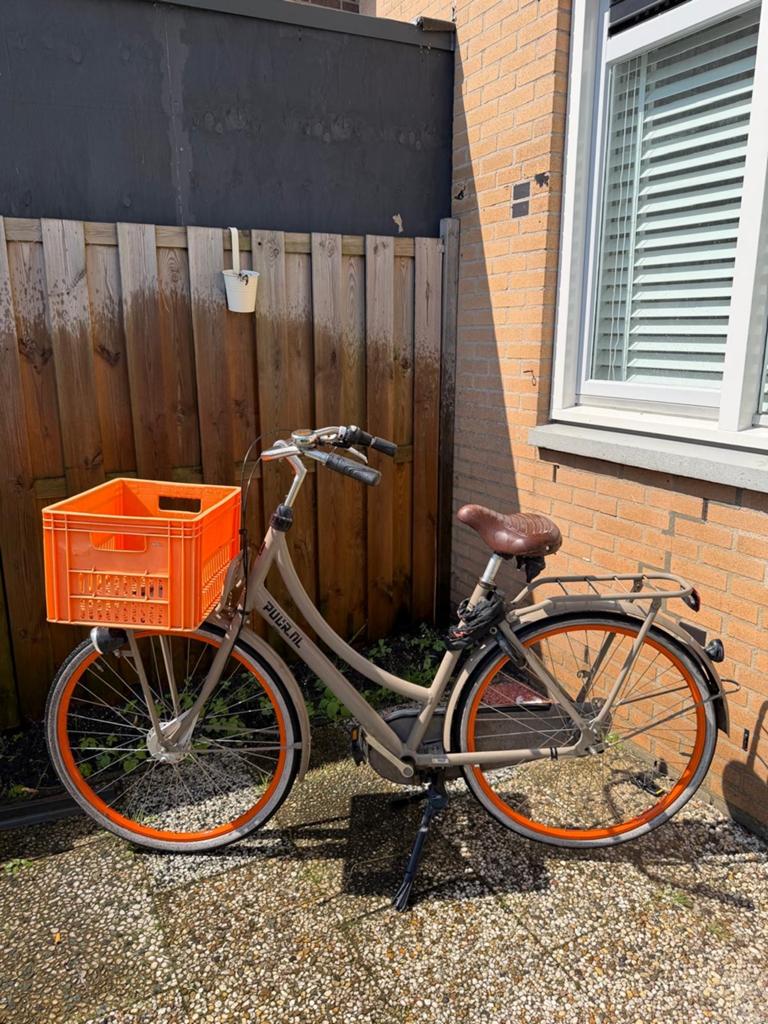 Damesfiets met voordrager en krat - Gebruikt, Ophalen of Verzenden, Zo goed als nieuw
