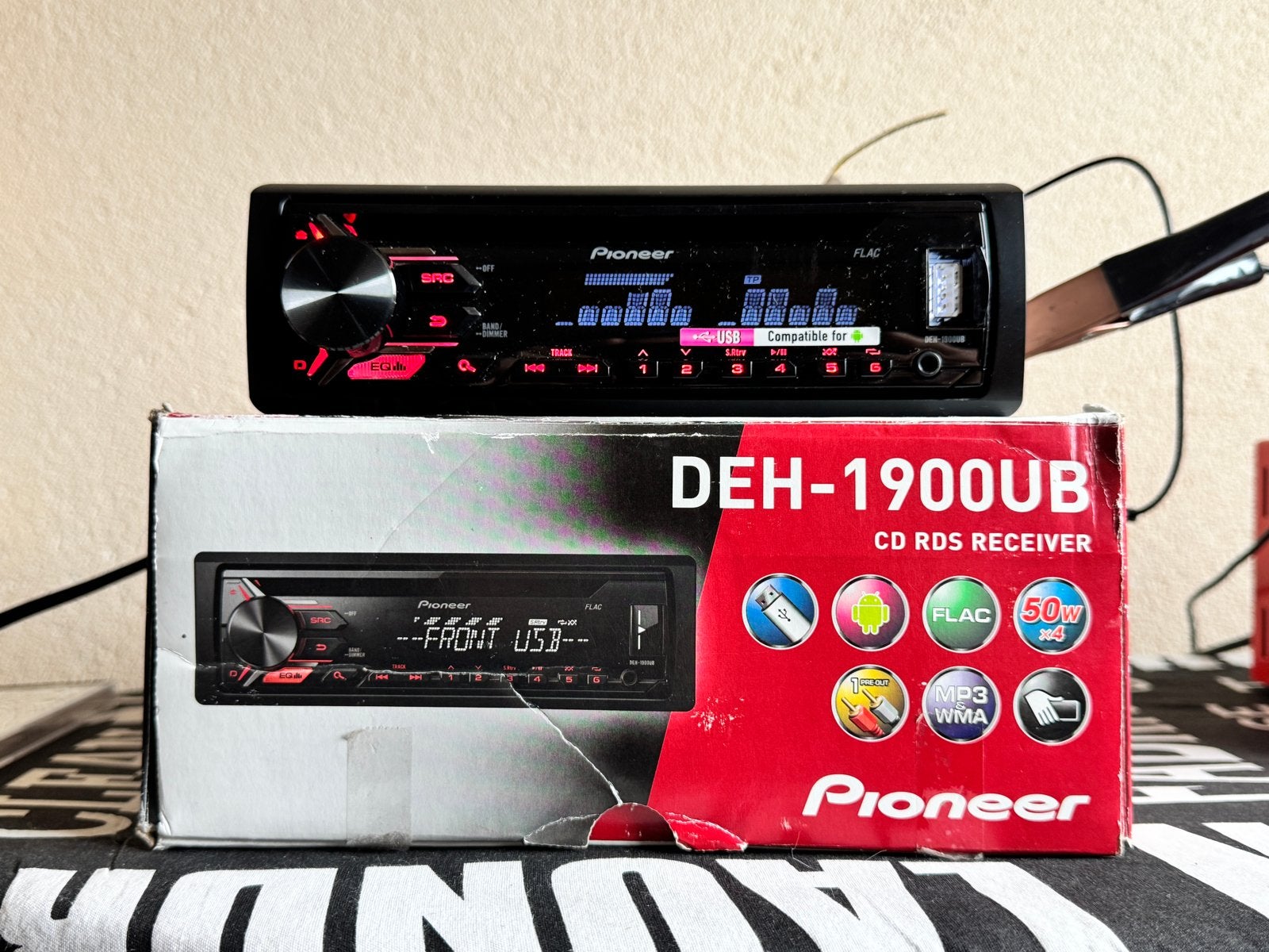 Pioneer DEH-1900UB Autoradio met USB, RCA, CD en afneembaar, Auto diversen, Autoradio's, Ophalen of Verzenden, Gebruikt