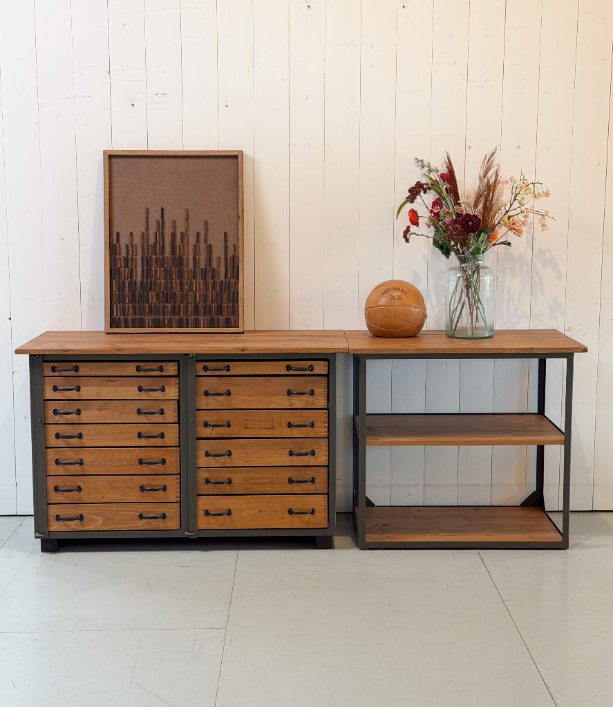 Vintage Dressoir | Ladekast | Werkbank | Kookeiland, Huis en Inrichting, Kasten | Ladekasten, Ophalen of Verzenden, Zo goed als nieuw