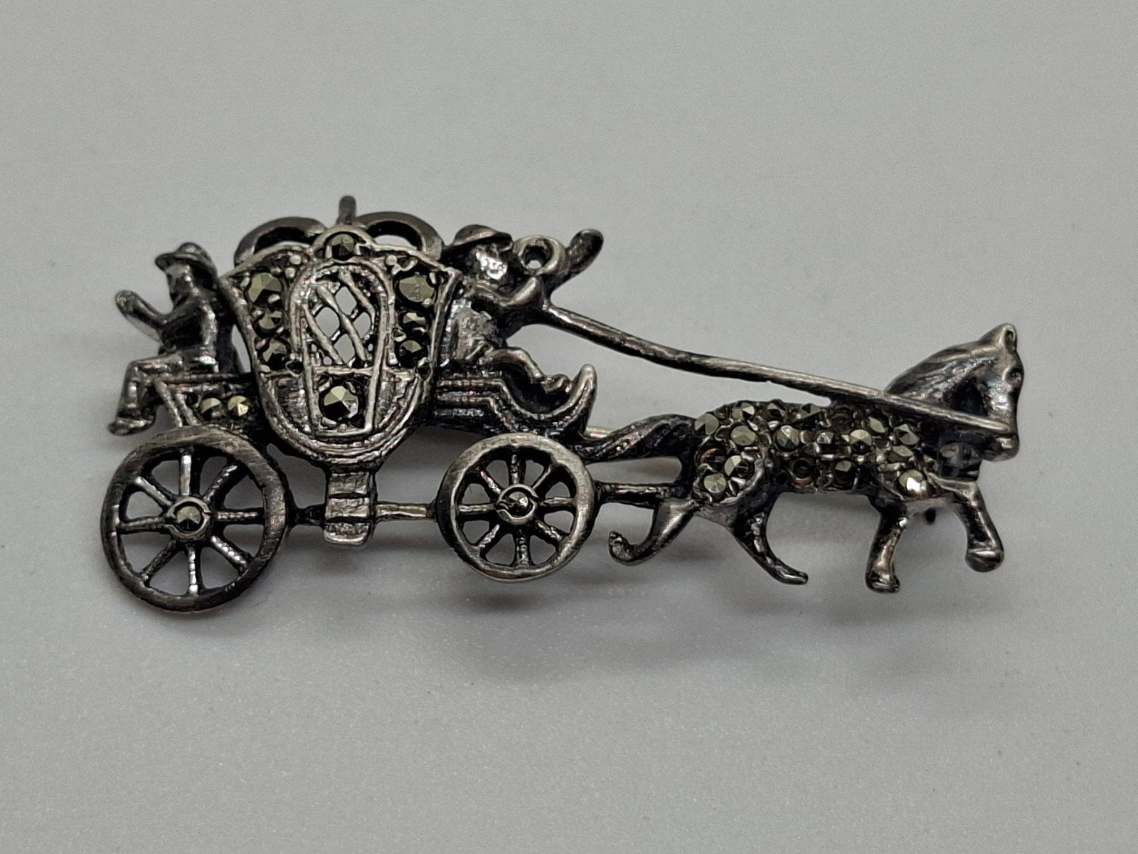 Zilveren Vintage Broche - Paard met Koets (835), Minder dan 4 cm, Ophalen of Verzenden, Zilver, Zilver