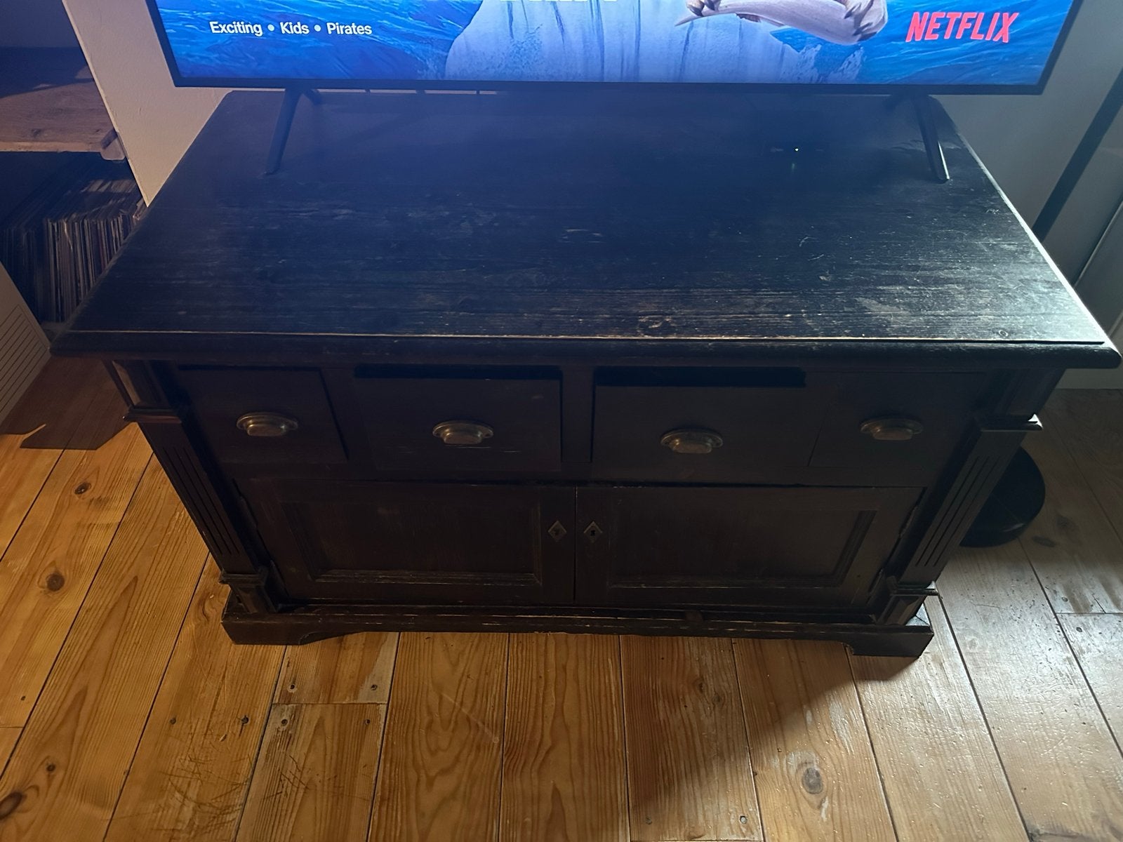 Robuuste massieve houten kast met lades en deuren, Antiek en Kunst, Ophalen