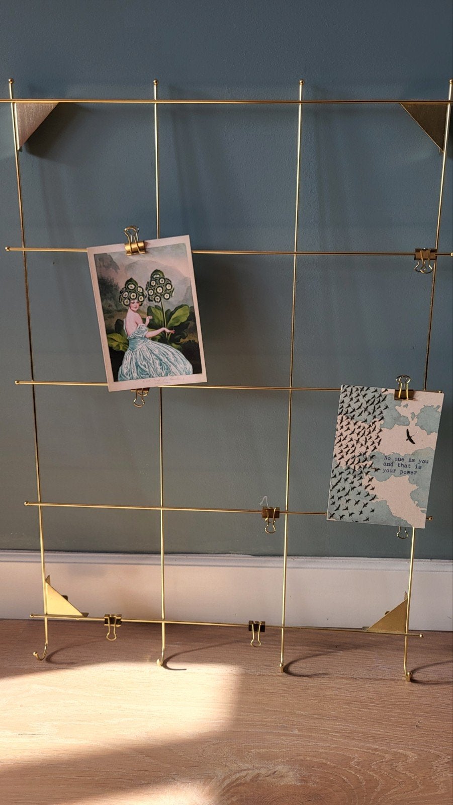Goudkleurig raster wandrek met clips en haken, Ophalen, Zo goed als nieuw, Goud, Metaal