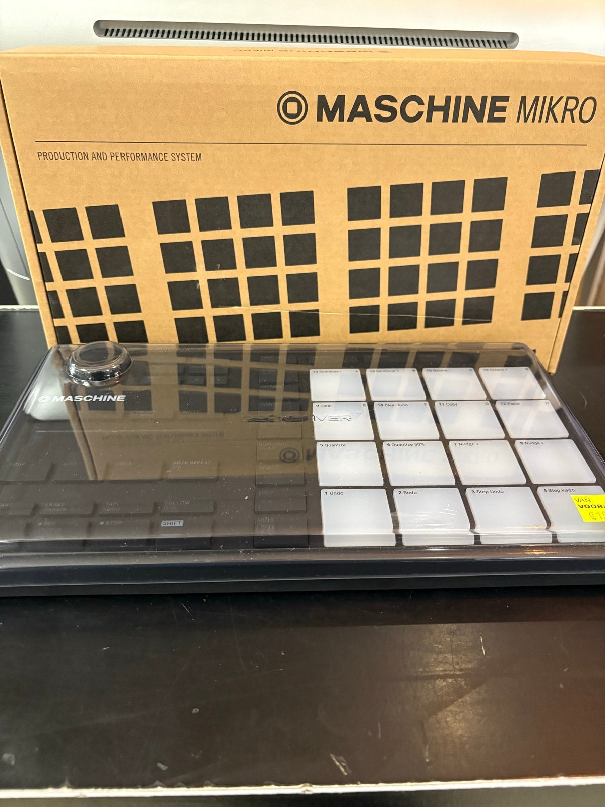 Native Instruments Maschine Mikro MK3 - Zo goed als nieuw, Muziek en Instrumenten, Overige merken, Zo goed als nieuw, Met midi-aansluiting