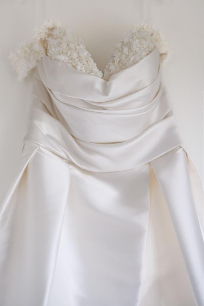 Trouwjurk met split van Ronald Joyce/Veni Infantino maat 42, Ophalen, Zo goed als nieuw, Wit, Trouwjurk